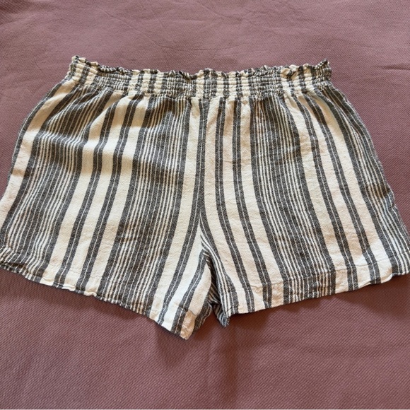Lot of 4 Stylish Women's Shorts- Pink, Brown, Striped Linen Blend Sizes M and L - Picture 13 of 16